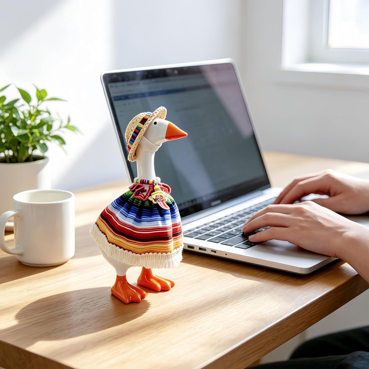 Desk Goose Outfits 7 Inches for Mini Desktop - Cute Mini Desk Goose Clothes Set with Accessories for Home Office Decor（Mexico）