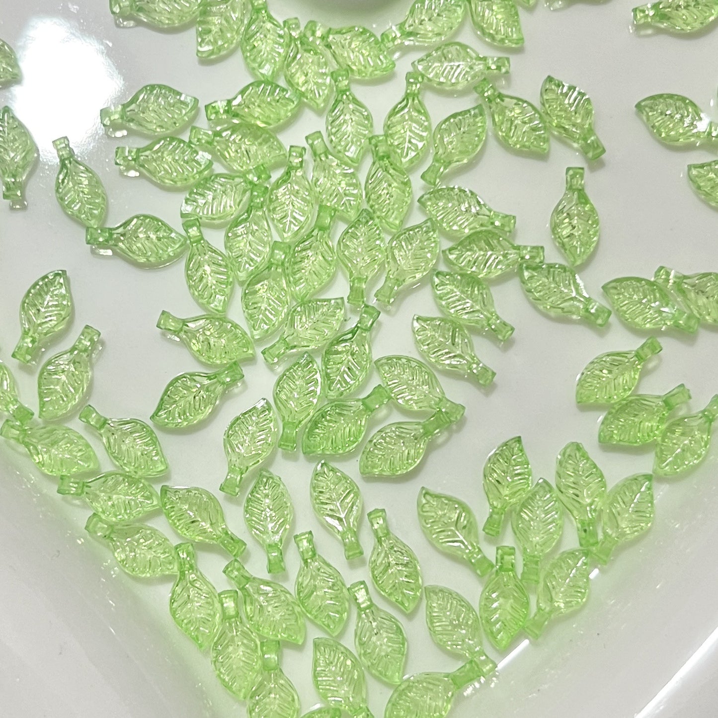013-Acrylic Mini Versatile Small Leaf Grape Leaf DIY Handmade Ornament Beaded Bracelet Pendant Accessories