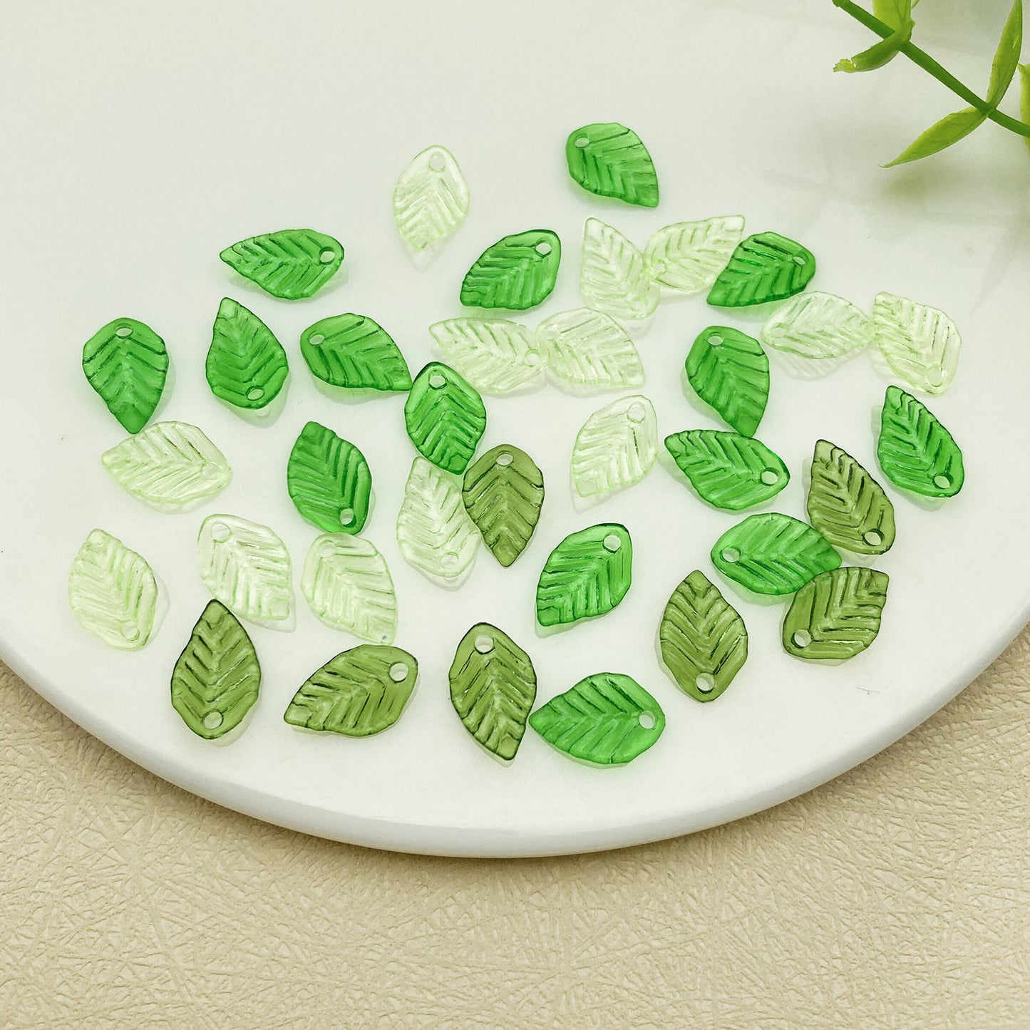 009-Simulation mini acrylic green transparent small leaf pendant DIY handmade jewelry accessories material